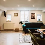 Ella Apartman *